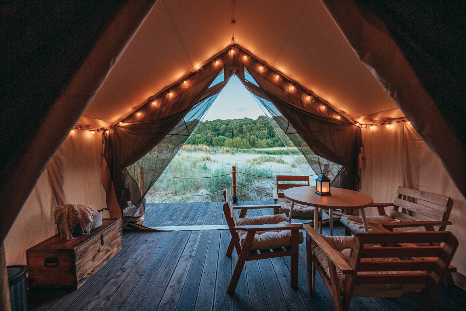 Большой тент-хаус