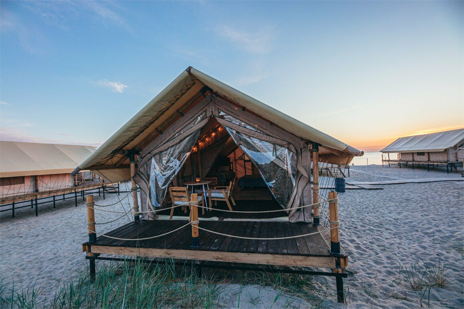 Большой тент-хаус
