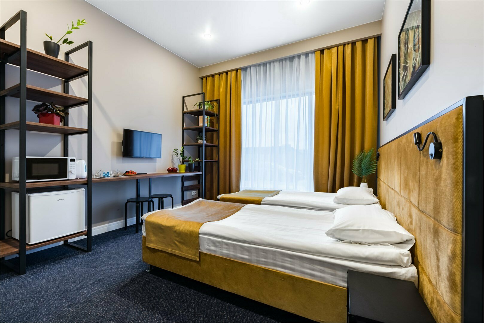 Просторный двухместный номер с 2 отдельными кроватями