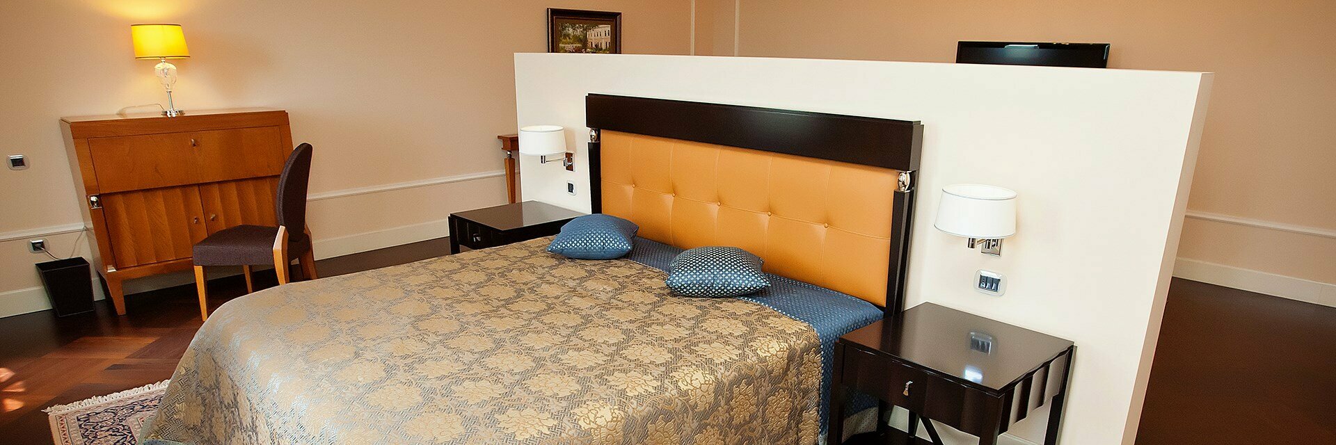 Номер Студия