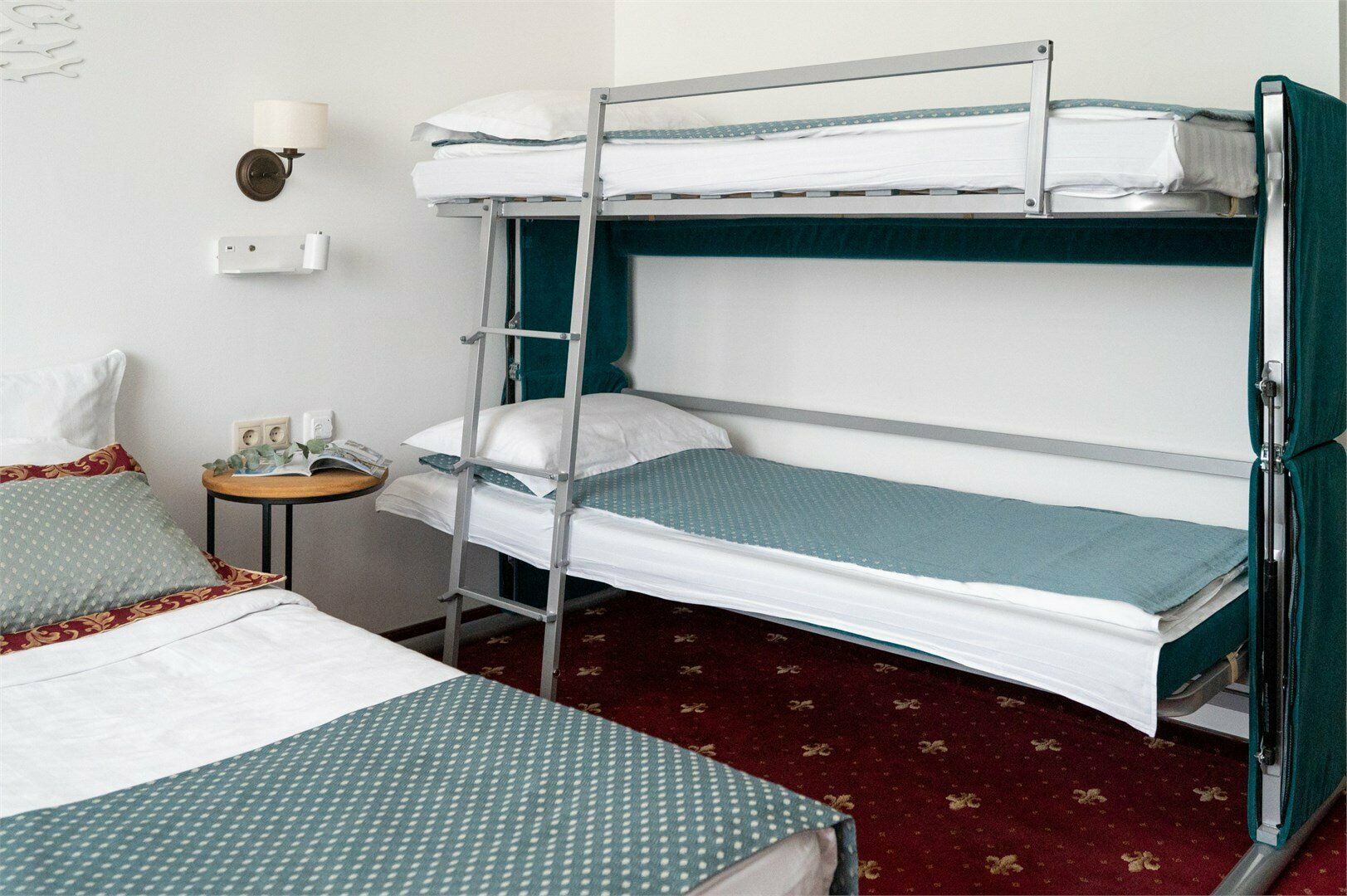 Четырехместный номер с балконом