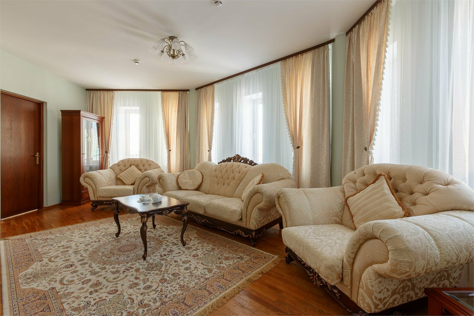 "VIP-люкс 2-х комнатный"