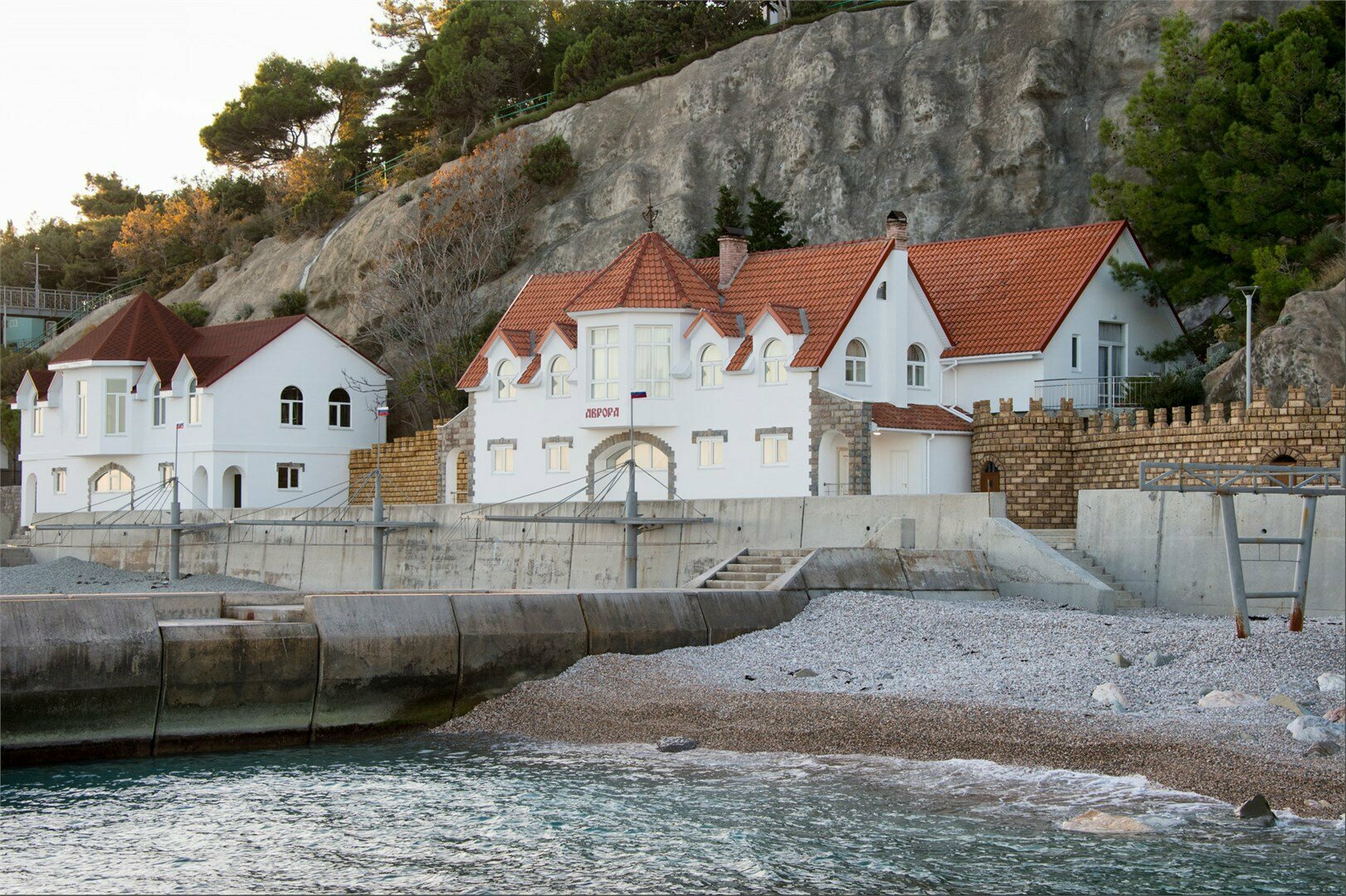 Двухэтажная вилла «Аврора» на берегу моря