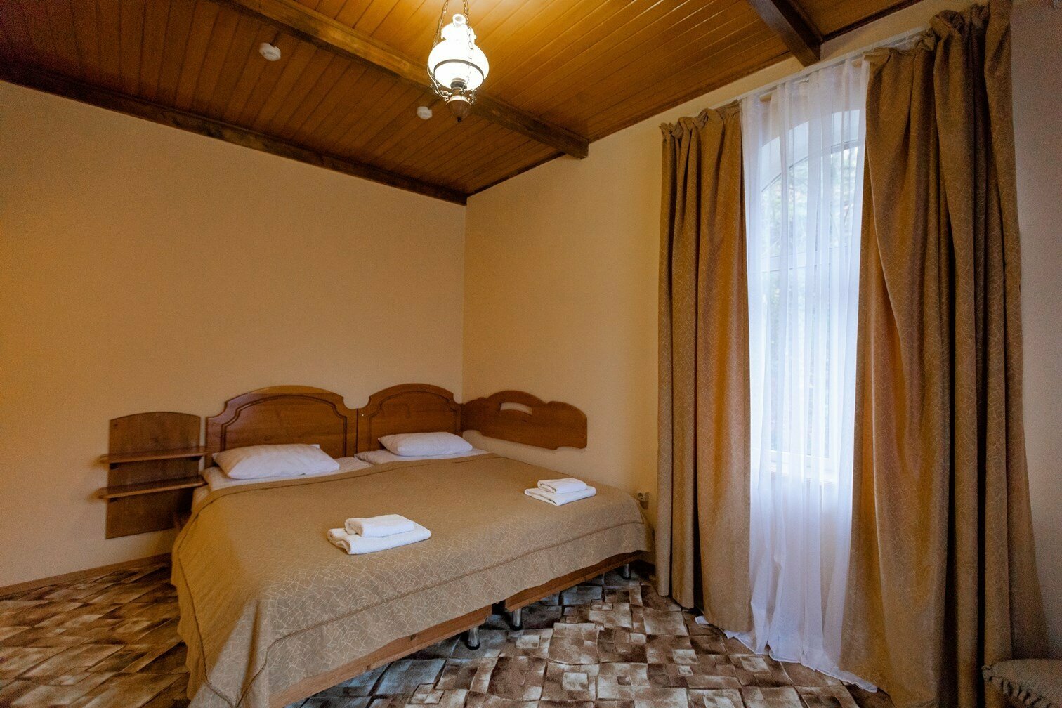 Улучшенный двухместный номер с 2 отдельными кроватями