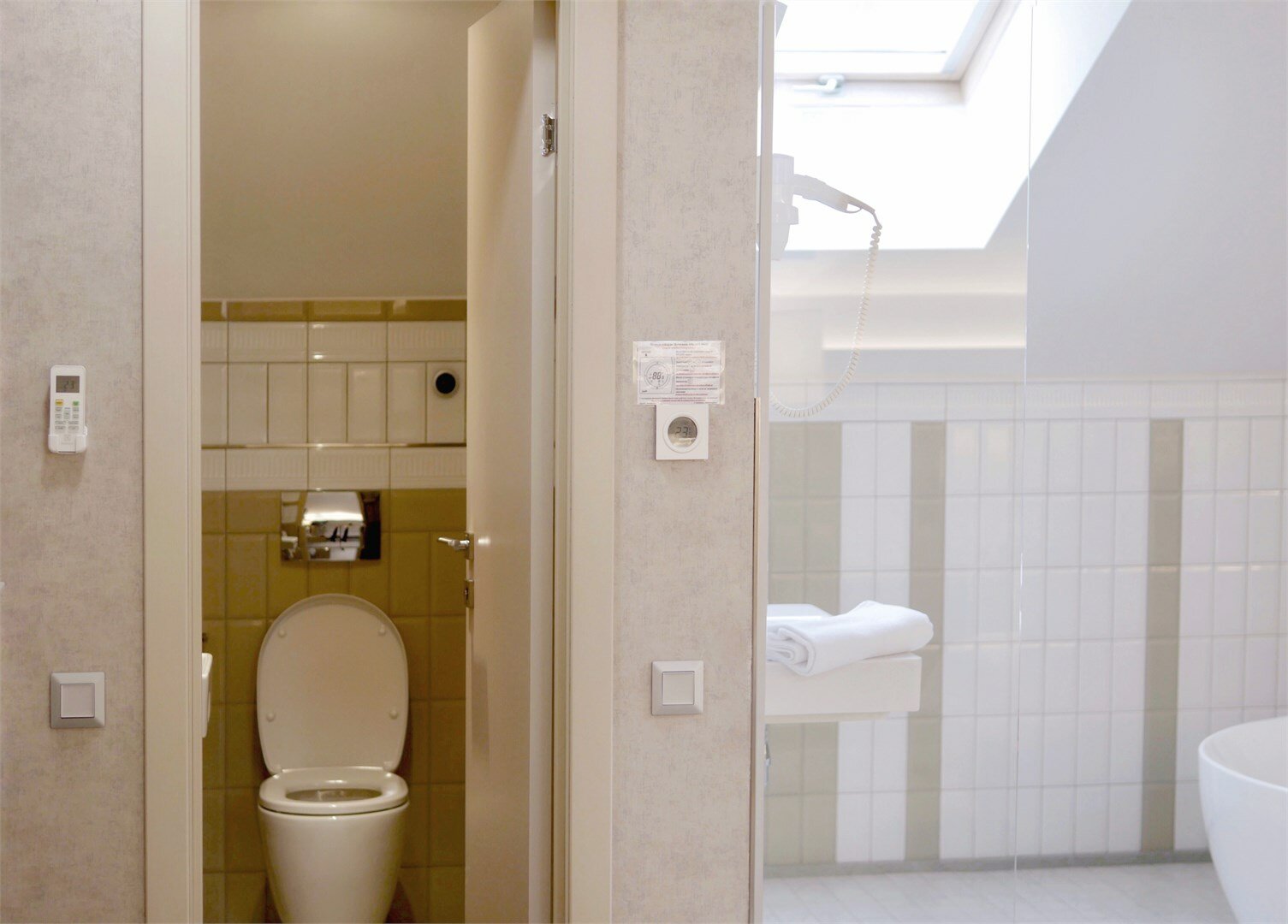 Номер "Высшей" категории полулюкс с круглой ванной