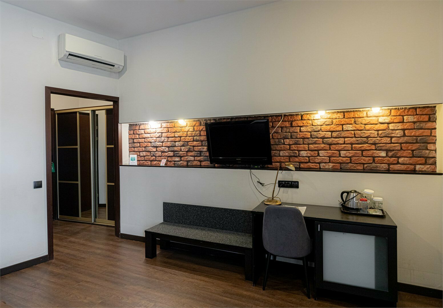 Улучшенный номер с кроватью размера «queen-size»