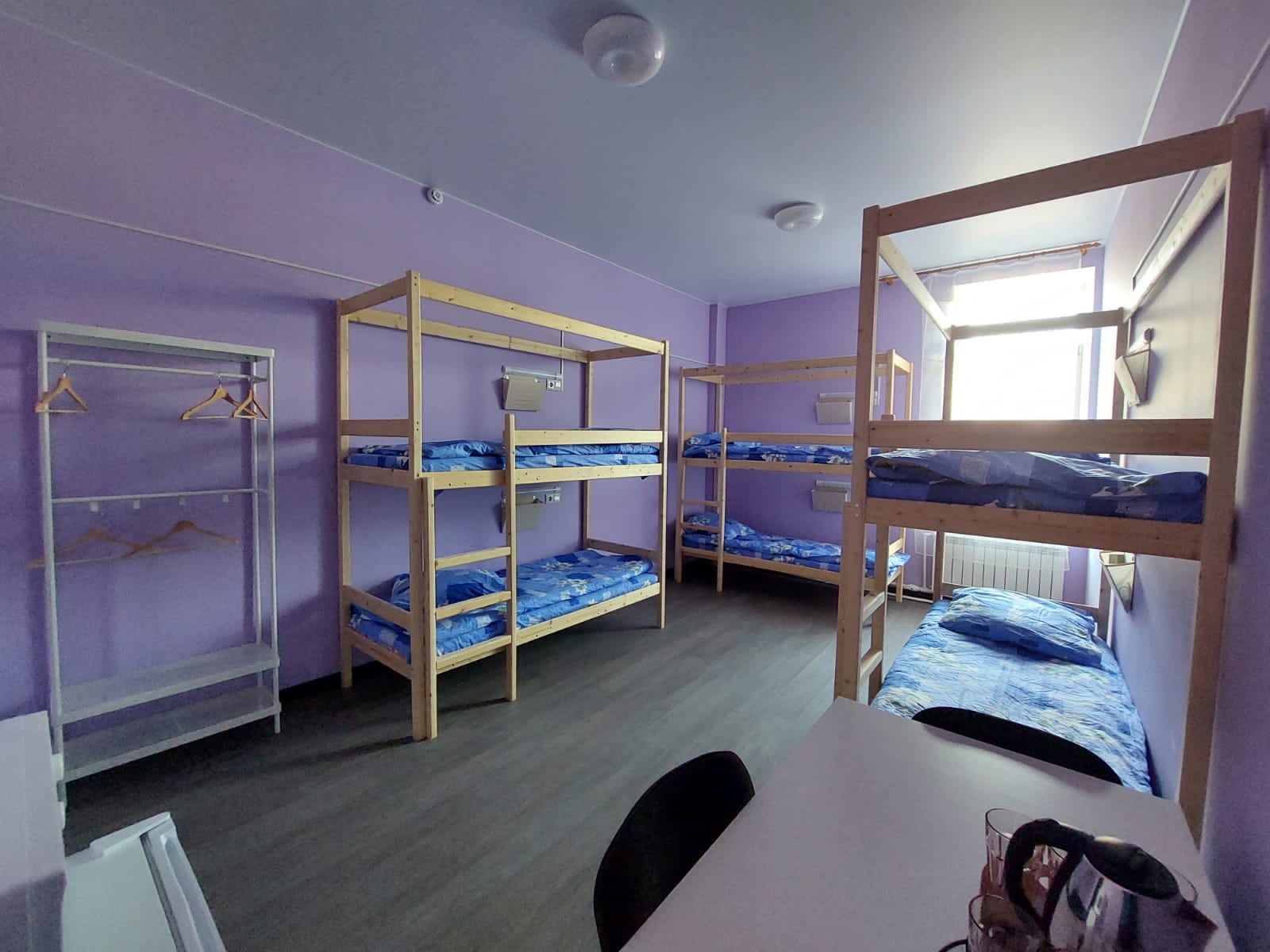 Кровать в общем номере для мужчин