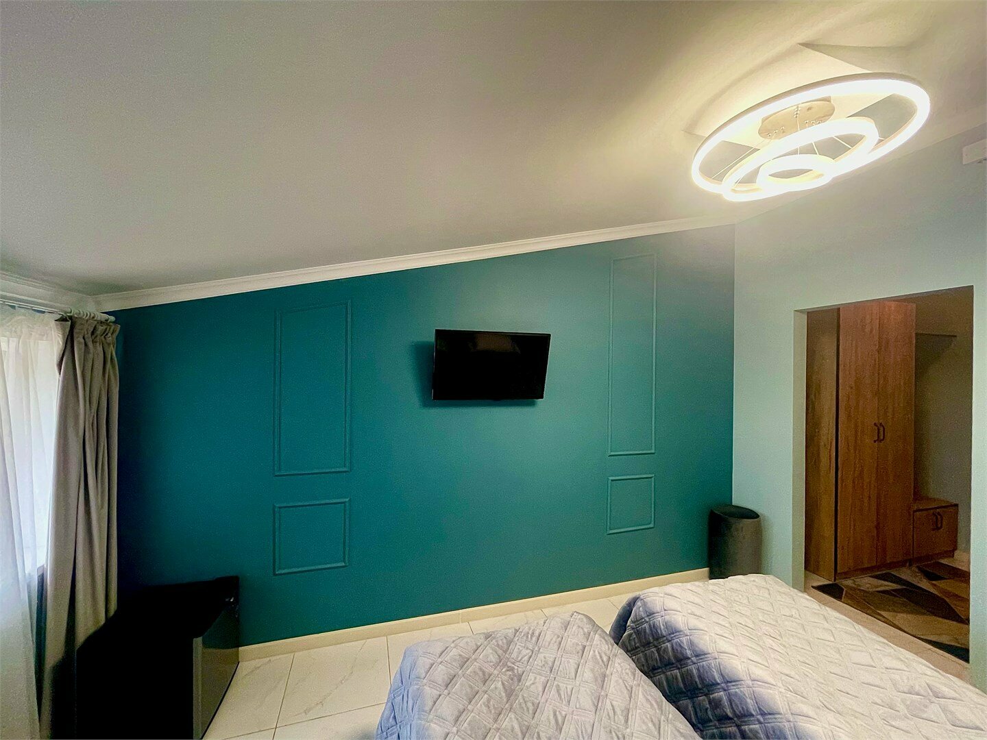 стандартный номер с двумя односпальными кроватями и дополнительным местом