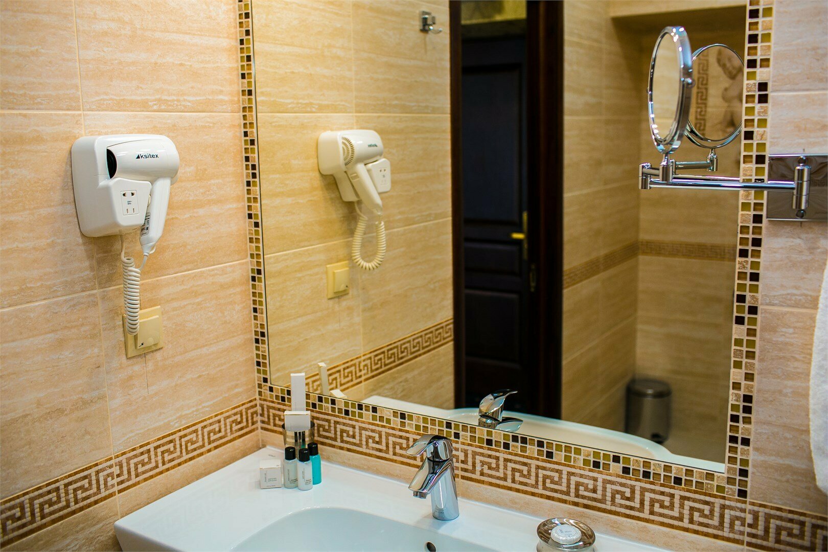 Номер Делюкс