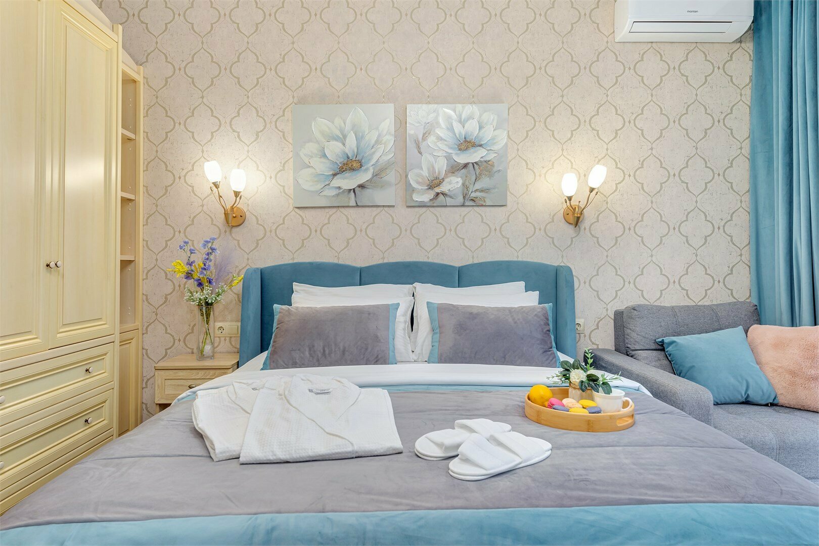 Апартаменты с балконом (2 комнаты, 55 кв.м)