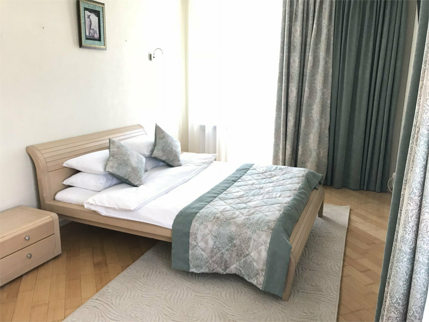 Улучшенный люкс двухкомнатный (завтрак включён)