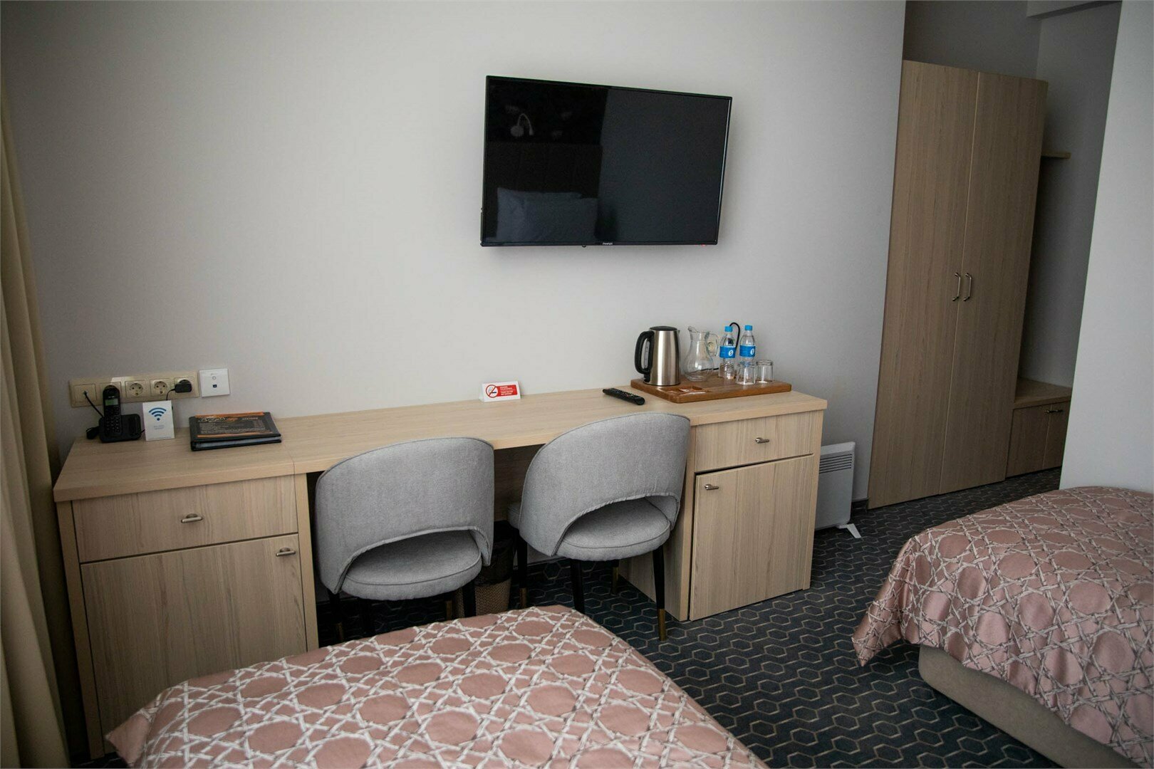 Двухместный 2 кровати реновированный (завтрак включён)