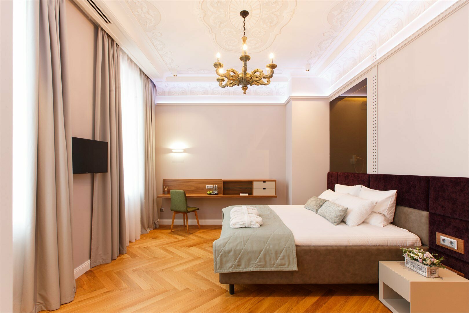 Улучшенный люкс с кроватью размера "king-size"