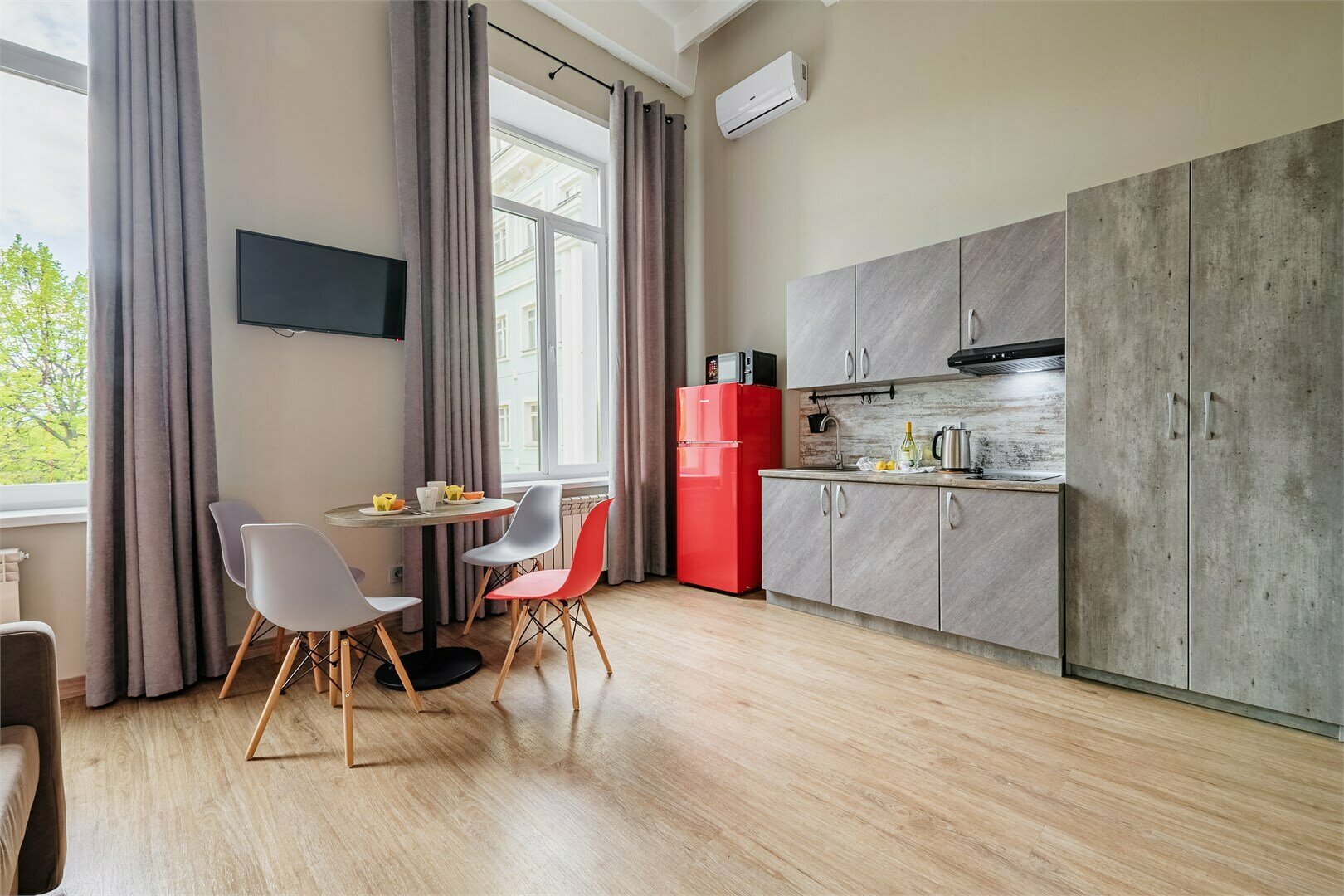 Двух уровневые апартаменты с антресолью