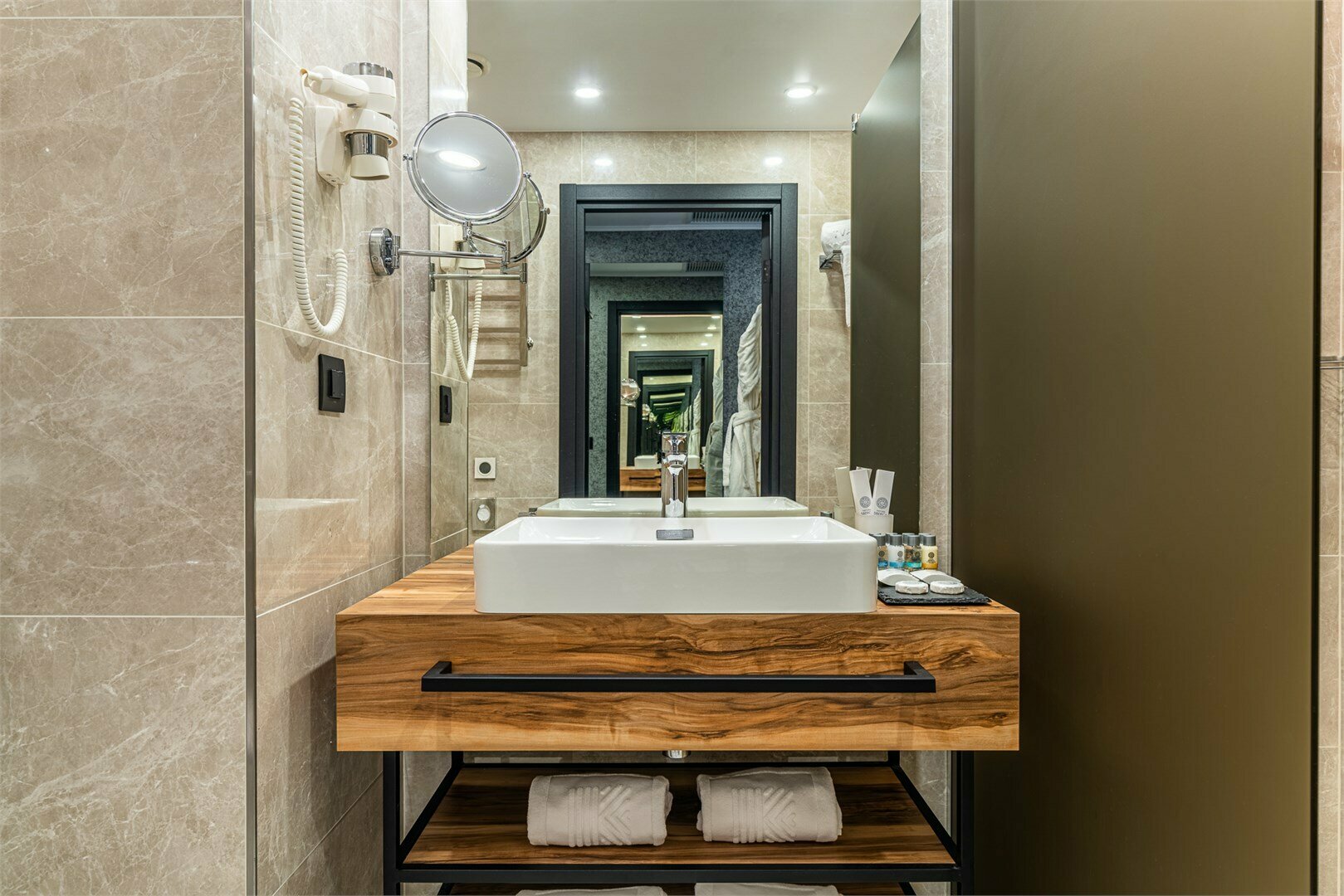 Стандарт двухместный с двуспальной кроватью