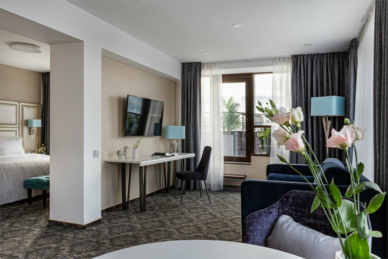 Двухкомнатный Люкс "Костас" с террасой и красивым панорамным видом на город