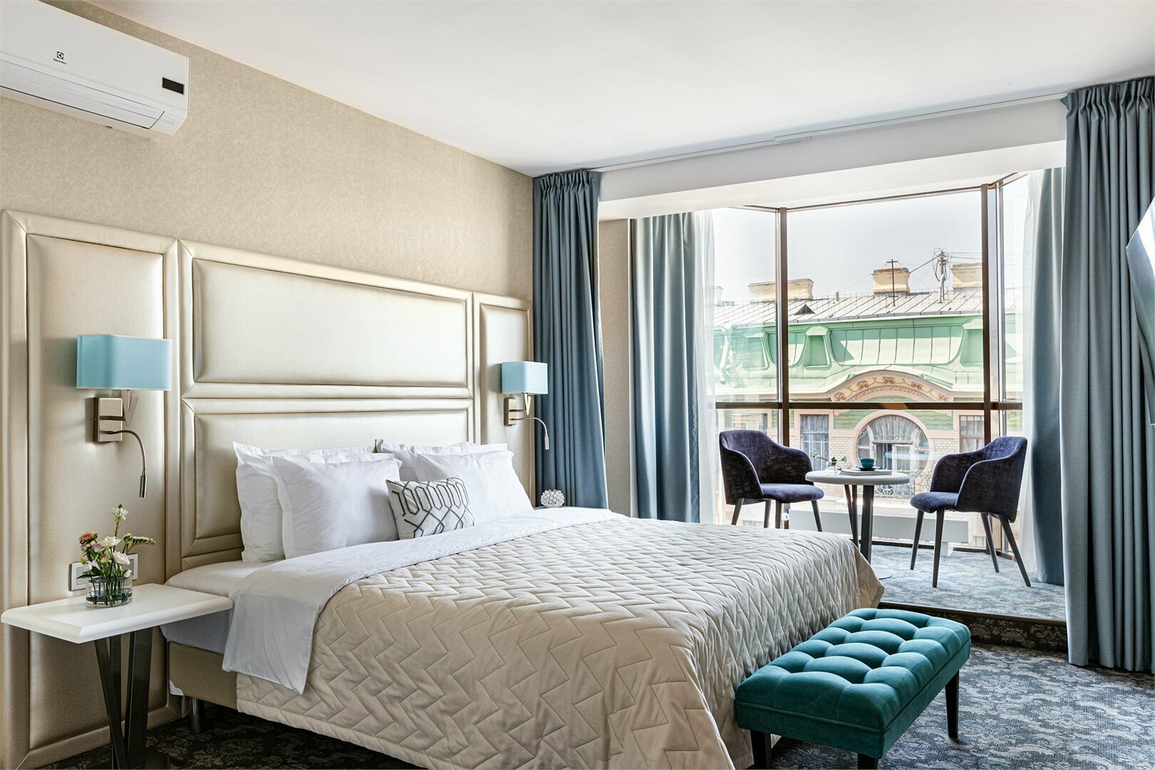 Двухкомнатный Люкс "Президент" с террасой и красивым панорамным видом на город