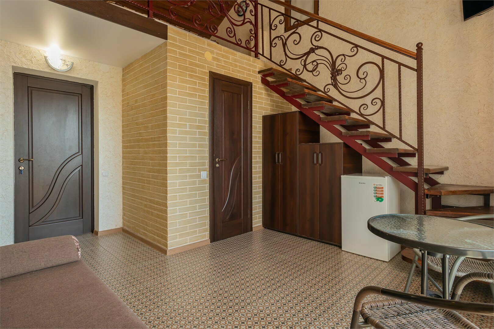 Двухуровневый номер студио