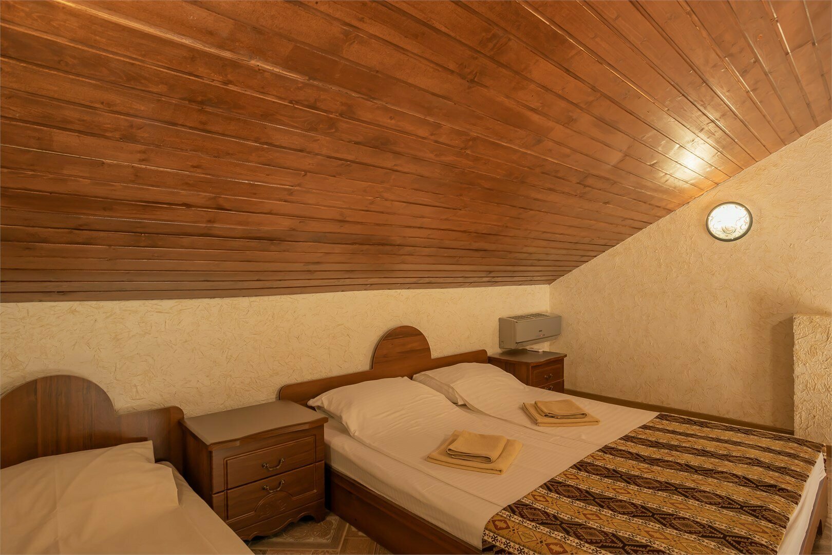 Двухуровневый номер студио