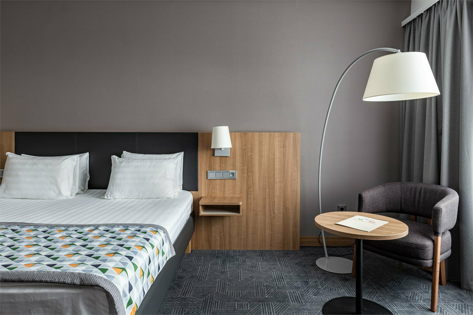 Стандартный номер с одной большой кроватью