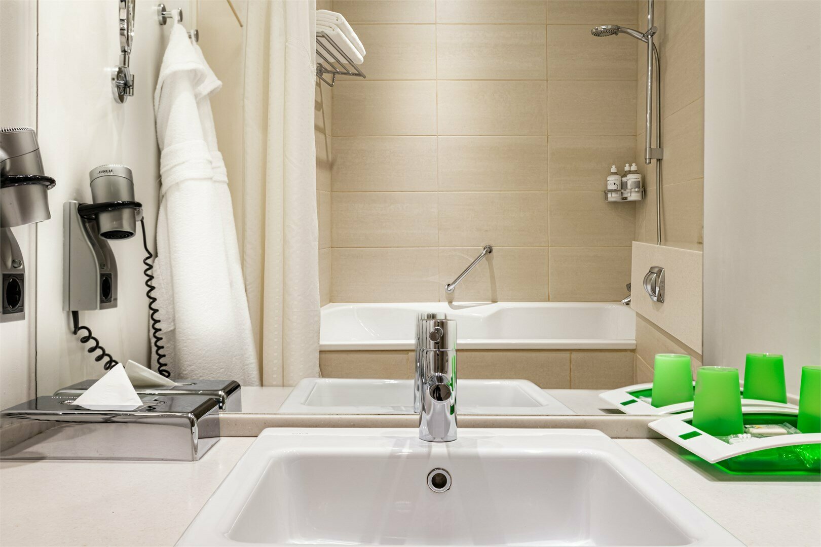 Улучшенный номер с двумя раздельными кроватями