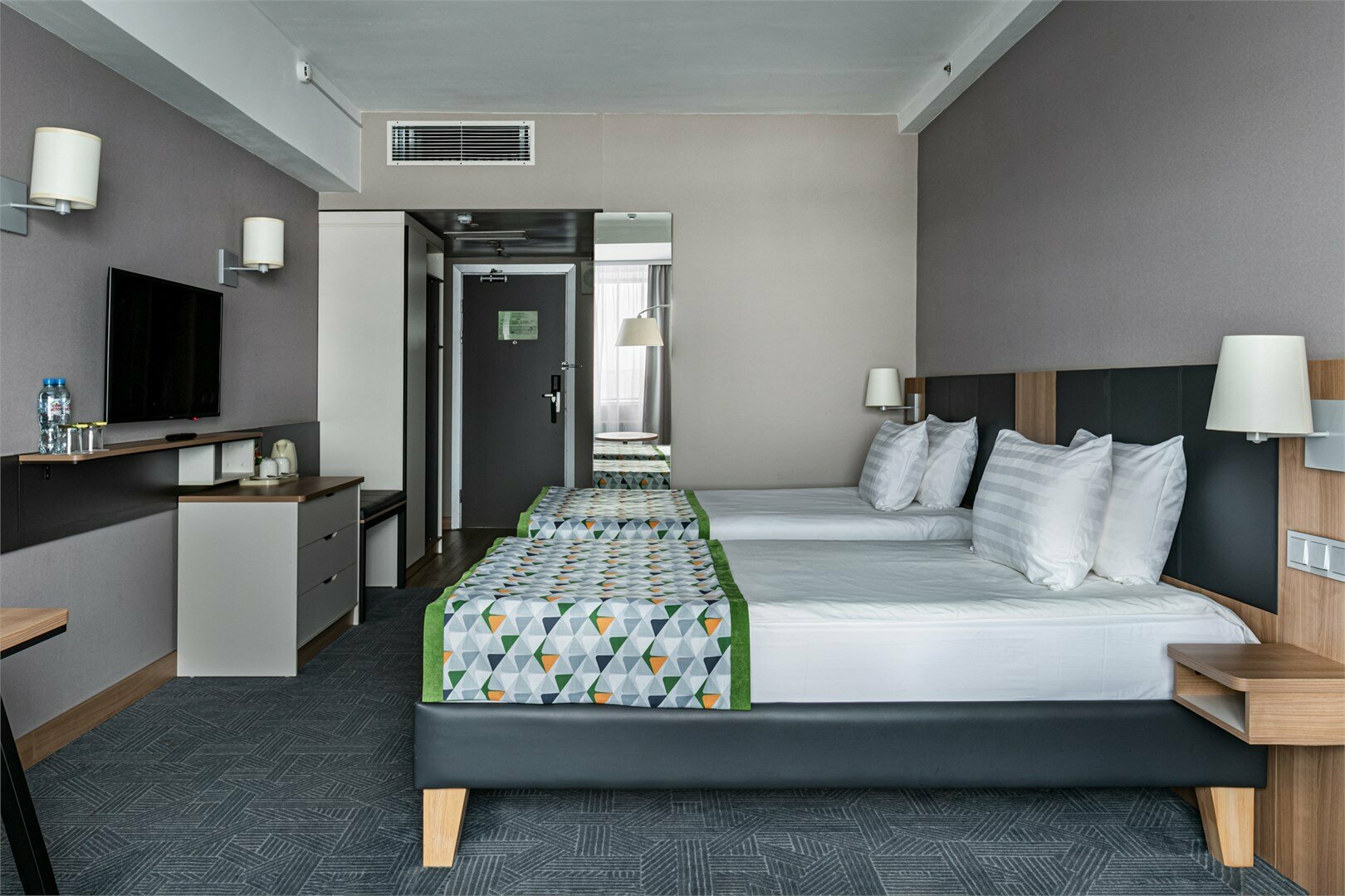 Улучшенный номер с двумя раздельными кроватями