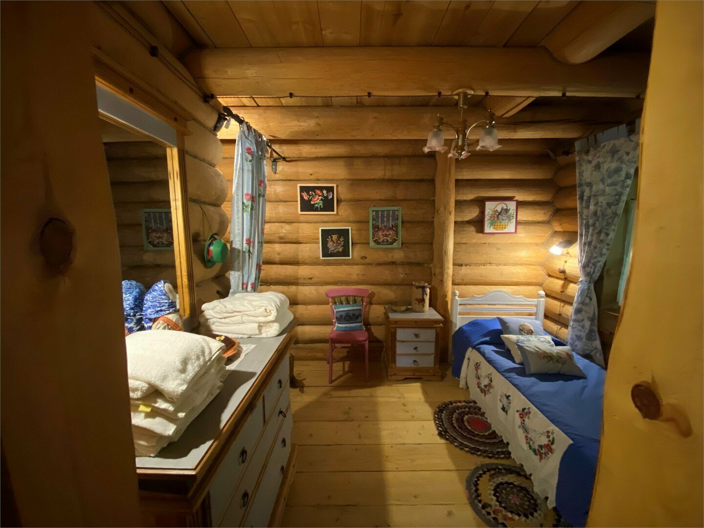 Бутик-отель Архангельская дача №1 -  (гостиная + спальня  родительская и детская (для бабушки) + кухня)