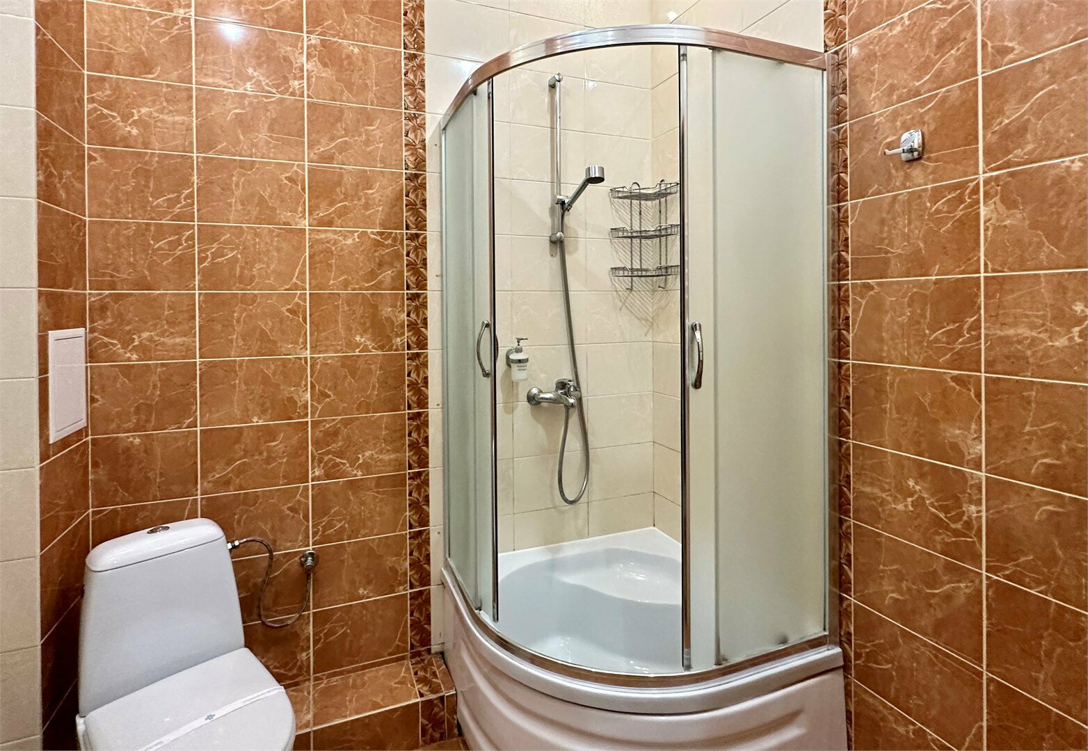 Номера Бизнес без балкона с одной совместной кроватью с видом во двор