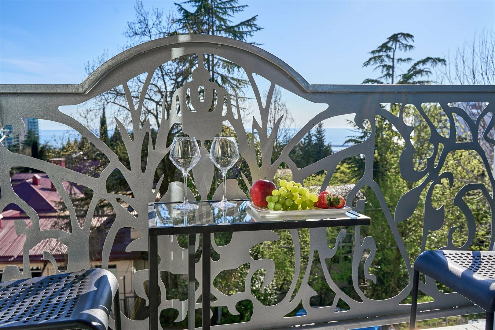 Комфорт Панорамный с балконом и видом на город,  2-х местный с дополнительным местом