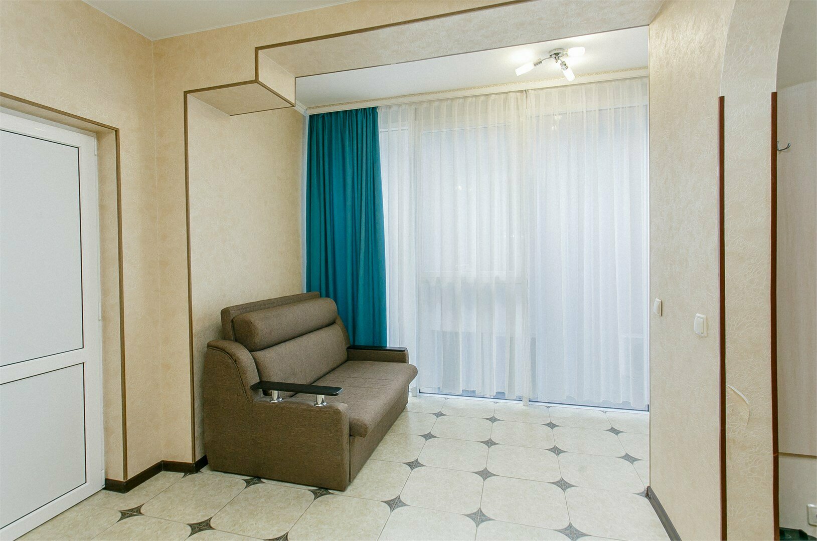 Трёхместный с балконом и видом на море