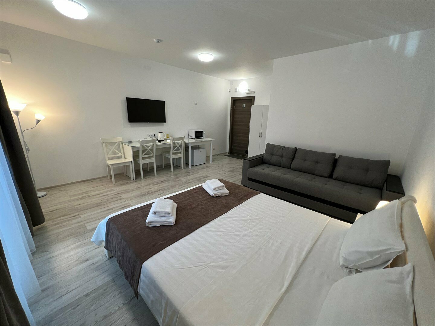 Новый корпус трехместный номер с лоджией и кондиционером 35 м2