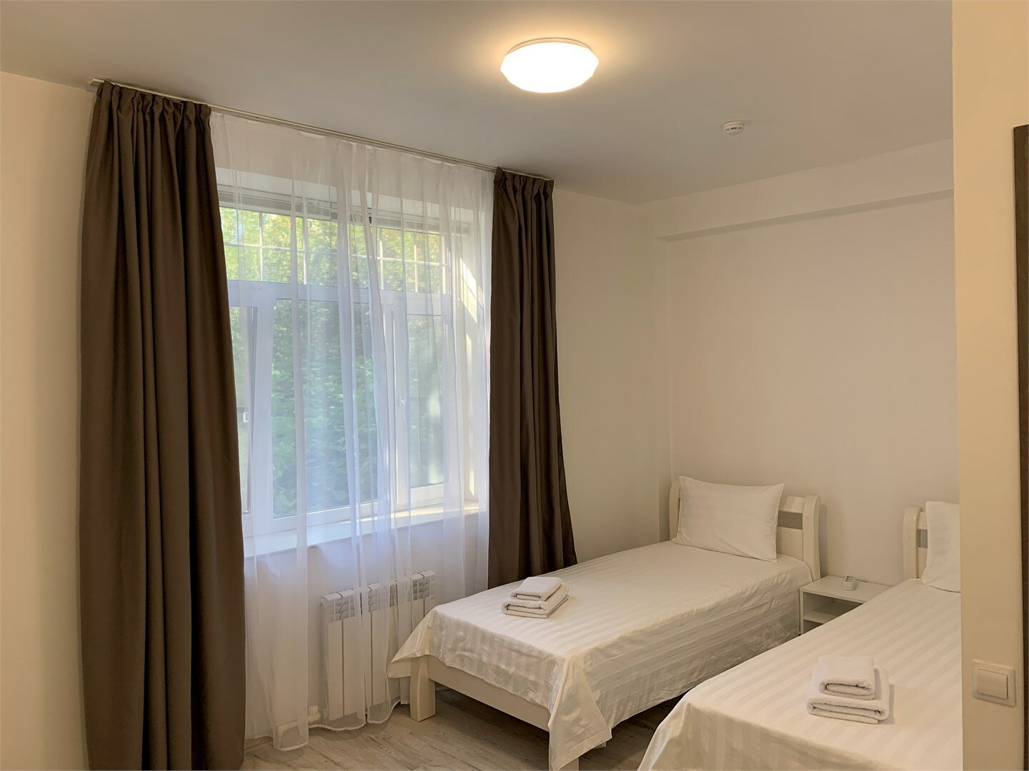 Новый корпус две односпальные кровати