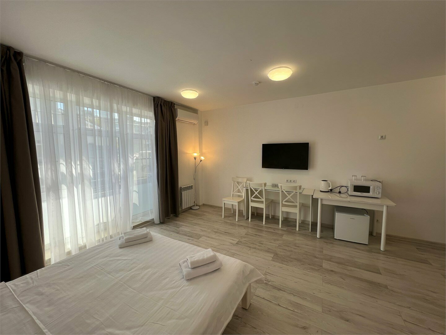 Новый корпус трехместный номер с лоджией и кондиционером 35 м2