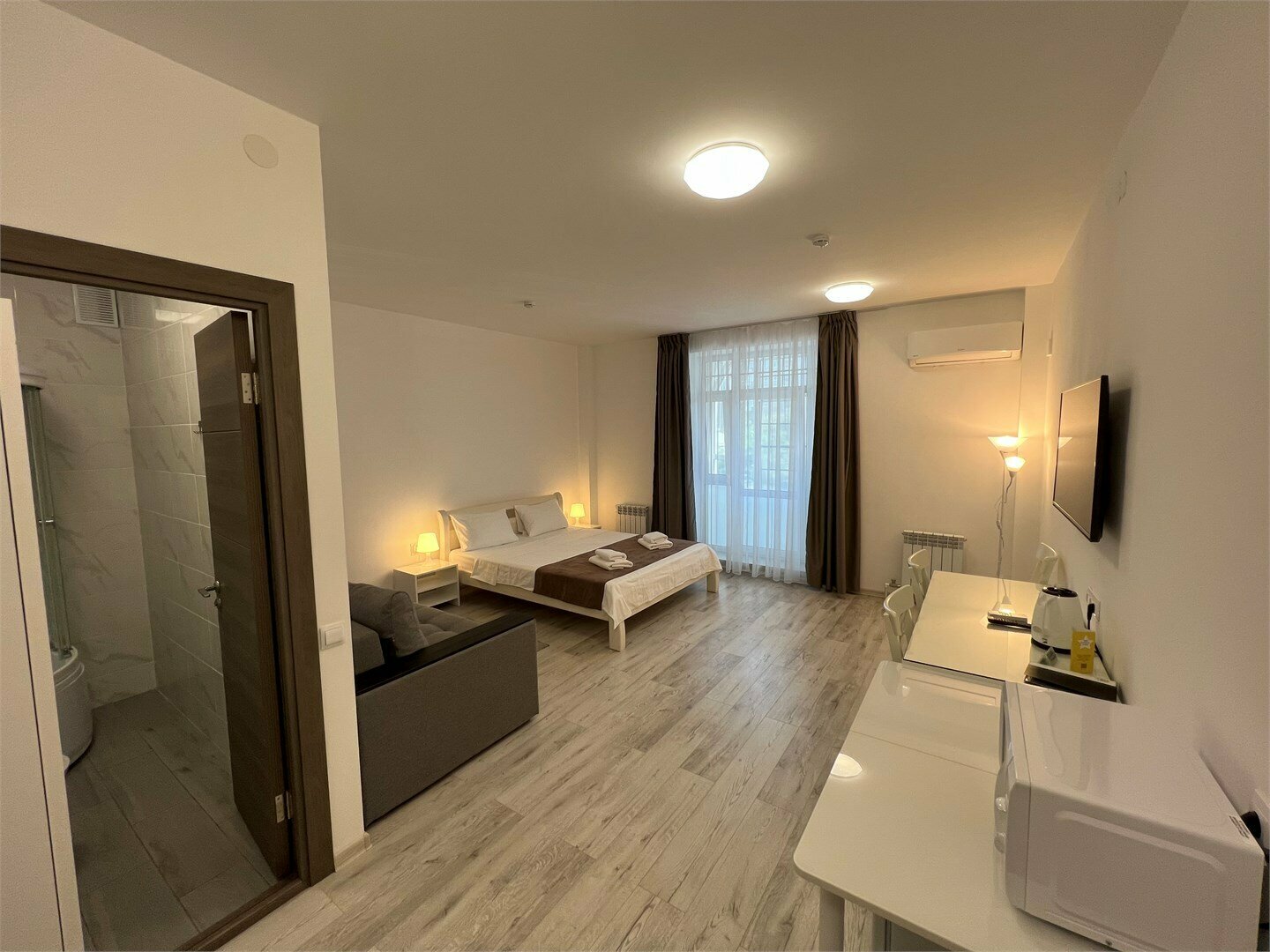 Новый корпус трехместный номер с лоджией и кондиционером 35 м2