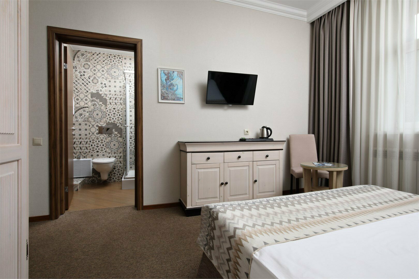 СТАНДАРТ С БАЛКОНОМ (ОДНА БОЛЬШАЯ КРОВАТЬ)