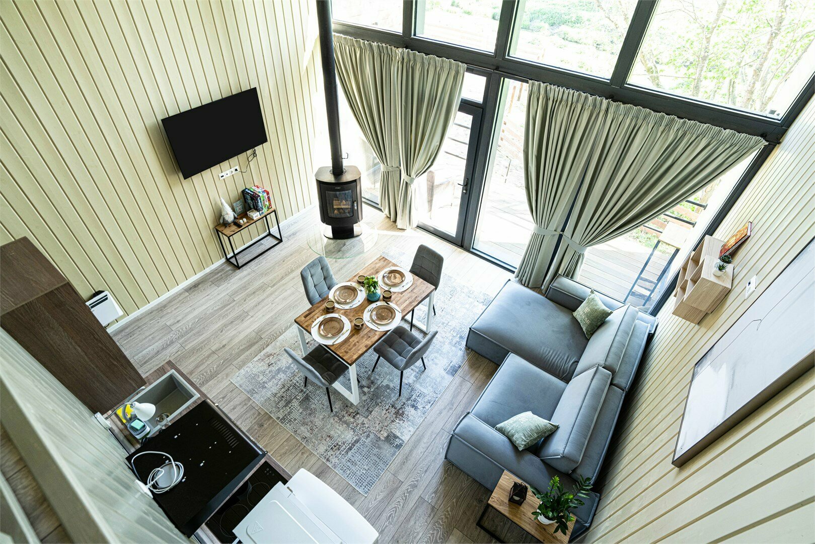 Лодж «Эко Барн» с гриль-беседкой