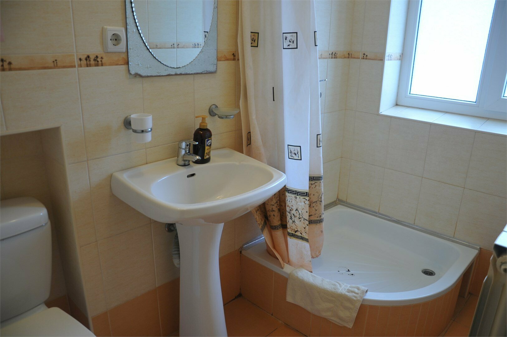 Однокомнатный четырехместный с балконом, со всеми удобствами и кондиционером