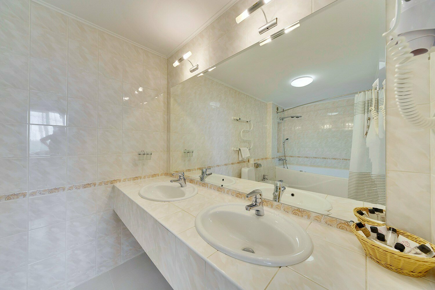 Люкс с гидромассажной ванной