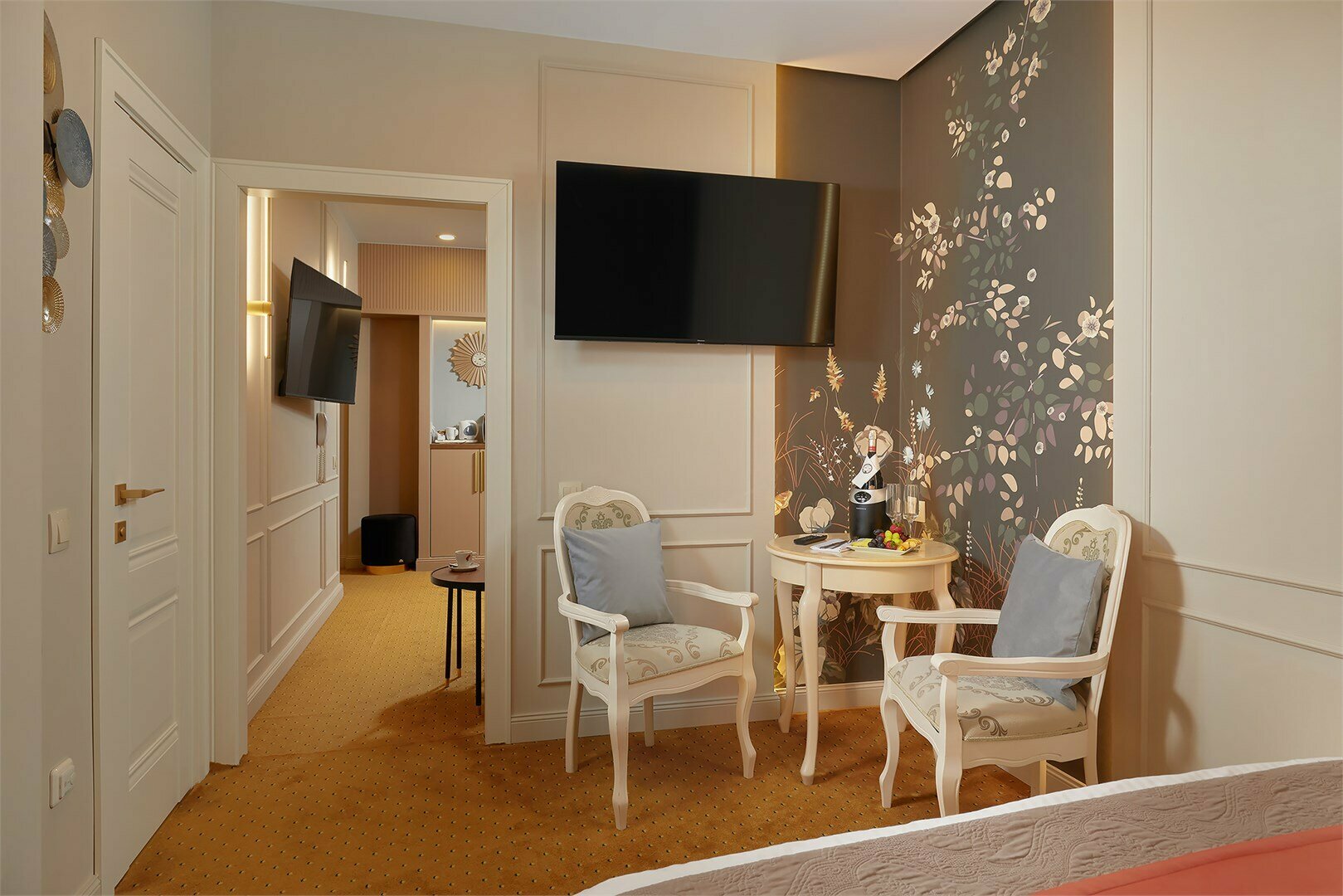 Улучшенный люкс