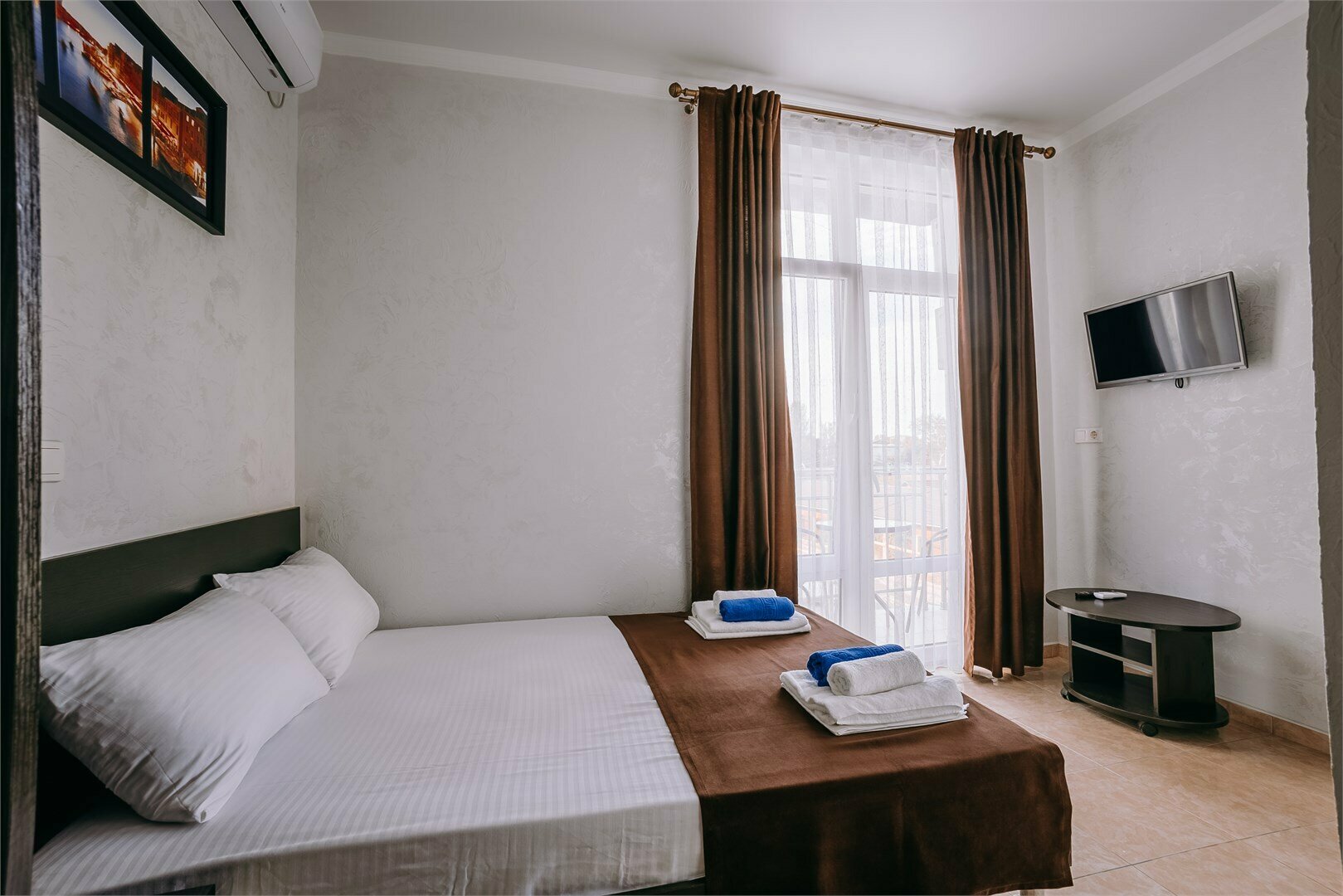 Люкс с 2 спальнями (первая комната проходная)