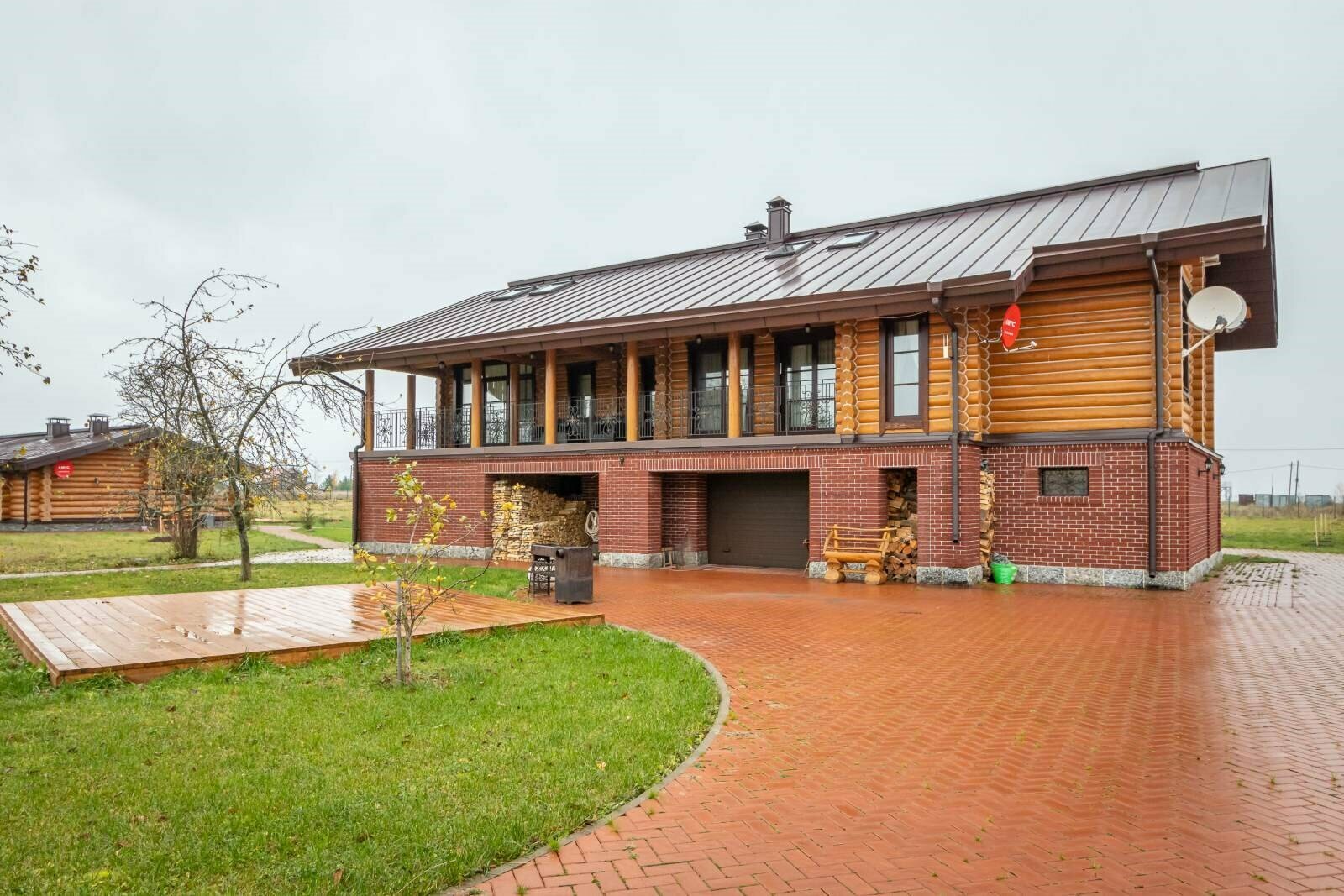 «Коттедж с бассейном»