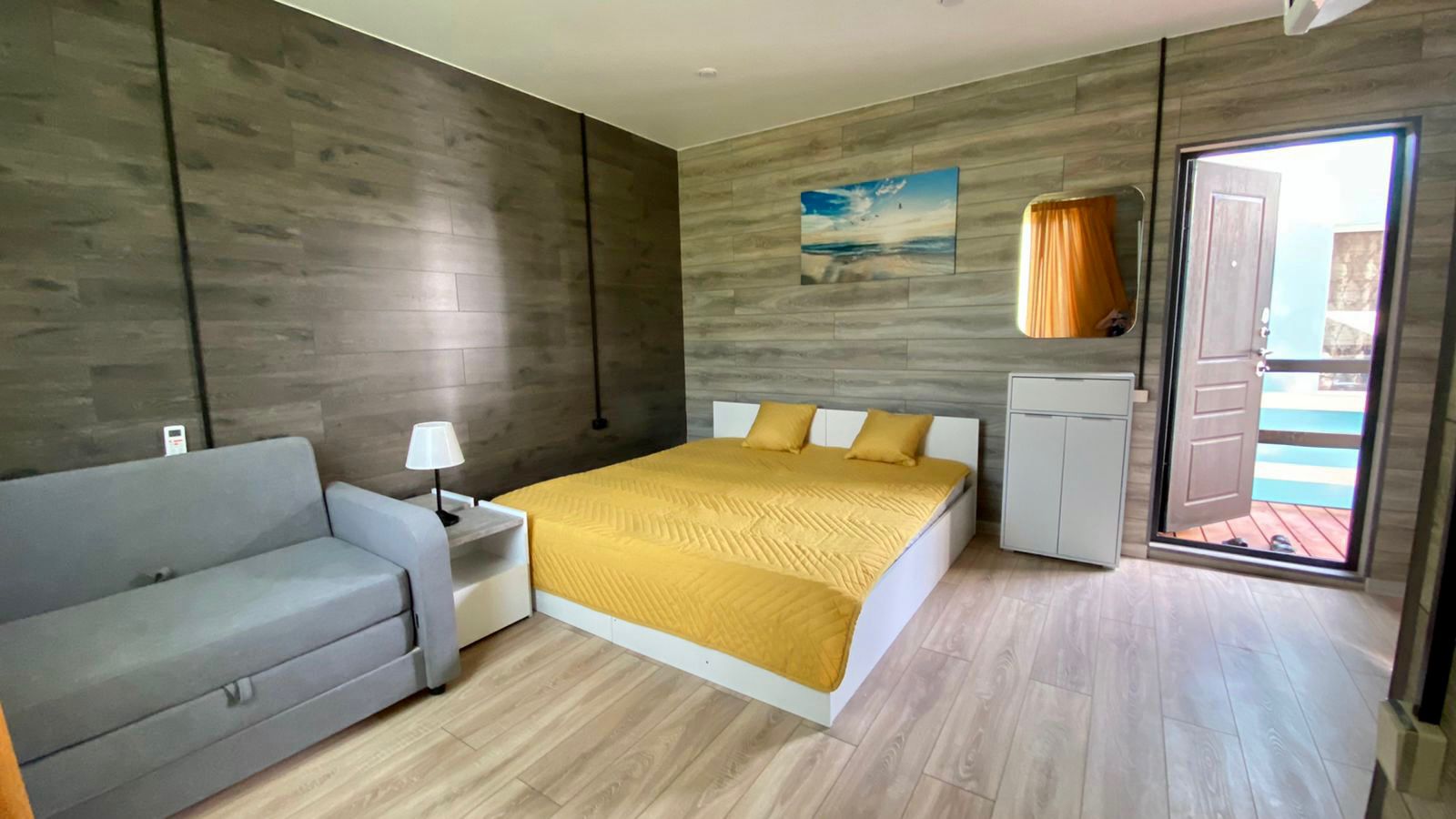 Трехместный номер «Комфорт» с душем