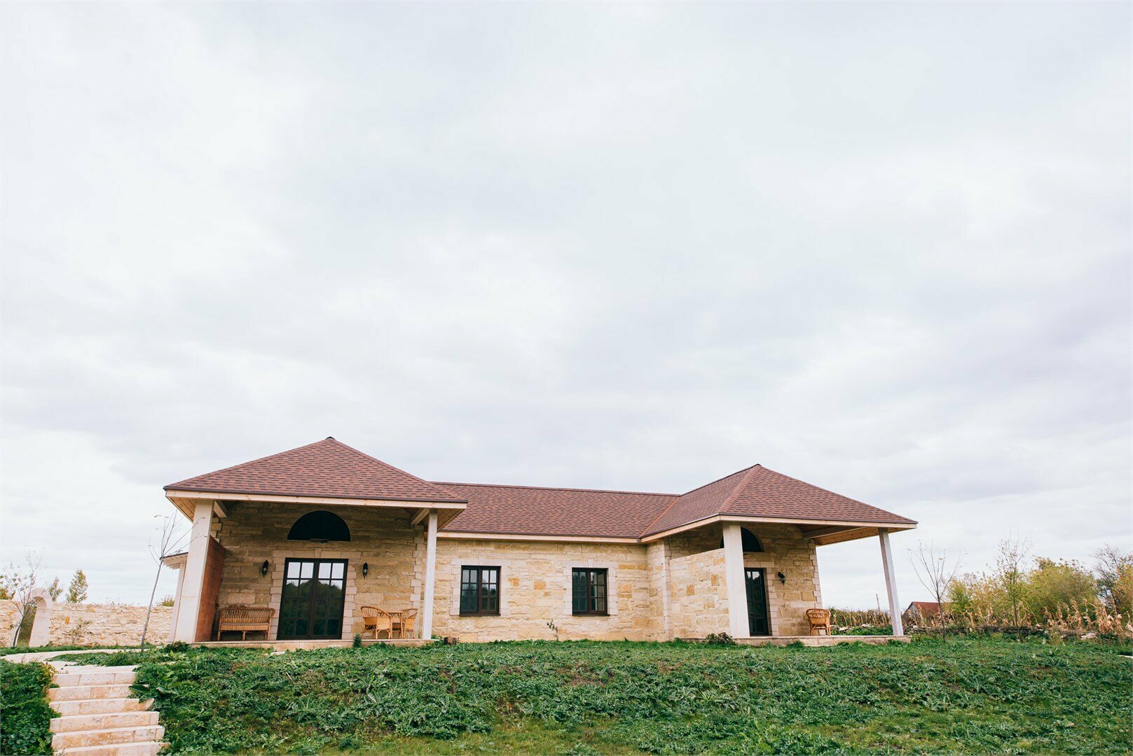 Двухкомнатный сюит в гостевых домах "Мальвы"