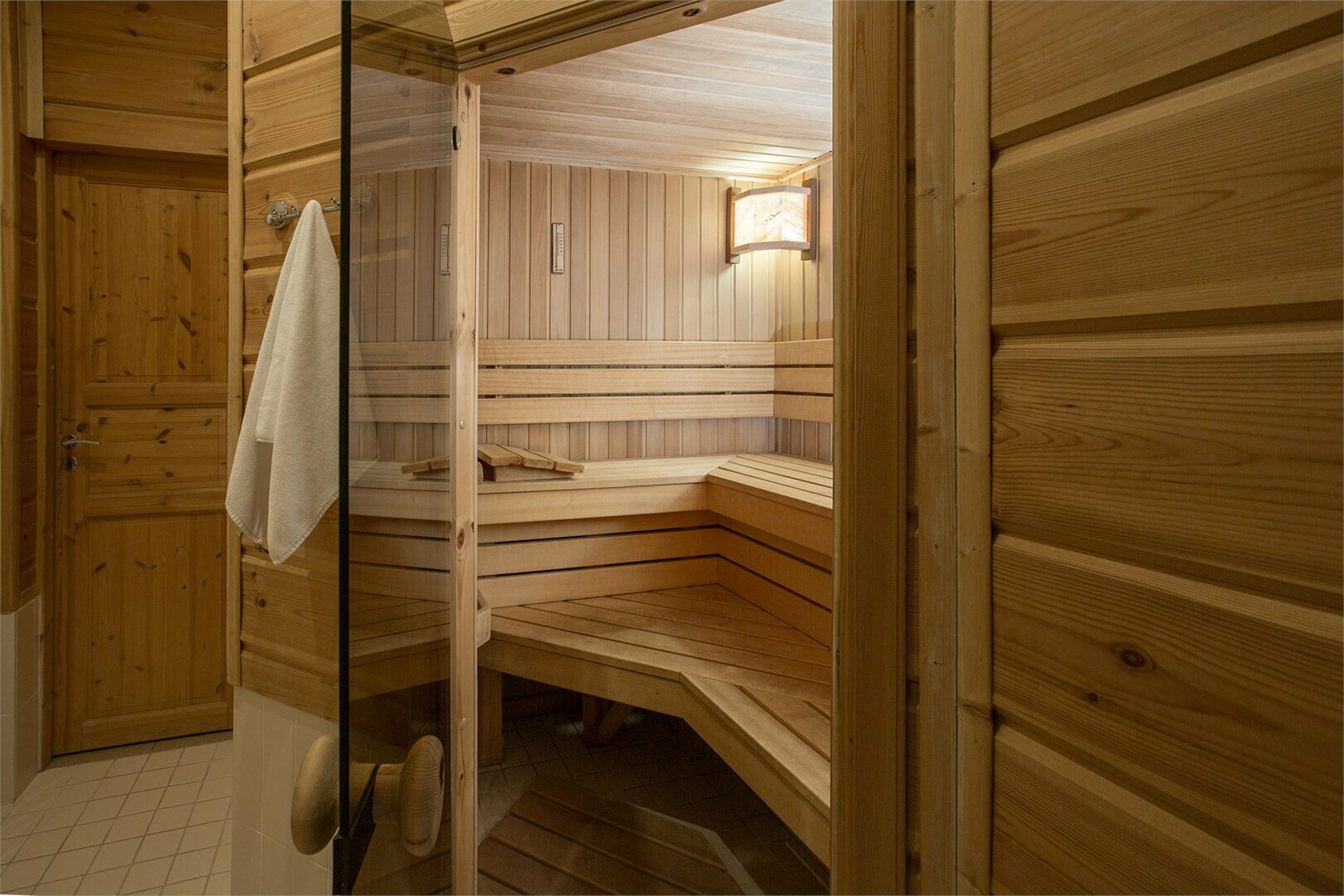 Шале с двумя спальнями и  финской сауной