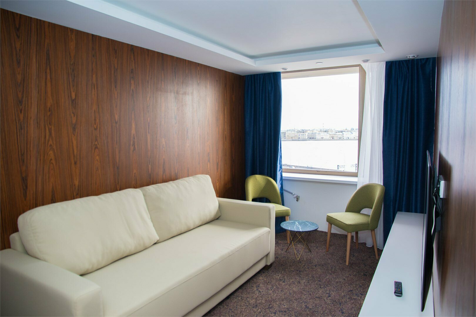 Трехкомнатный Представительский Люкс с видом на реку