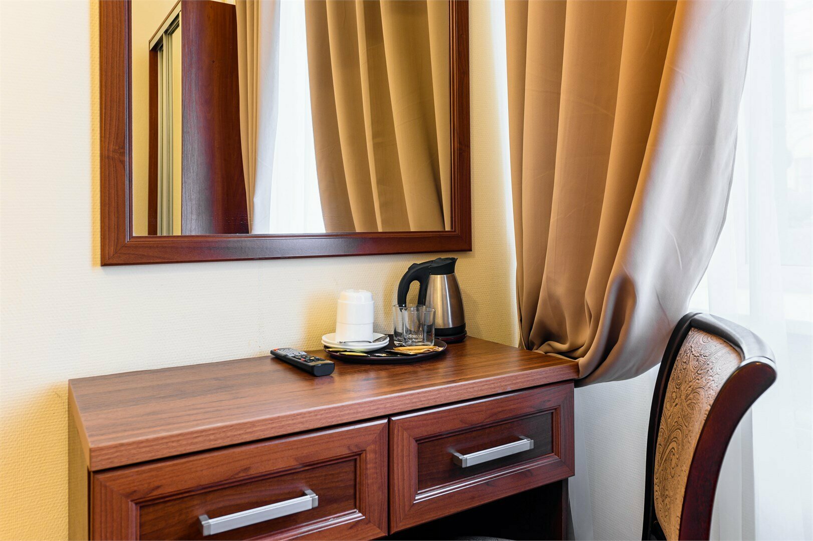 Стандартный номер с 1 кроватью и видом на улицу или во внутренний двор