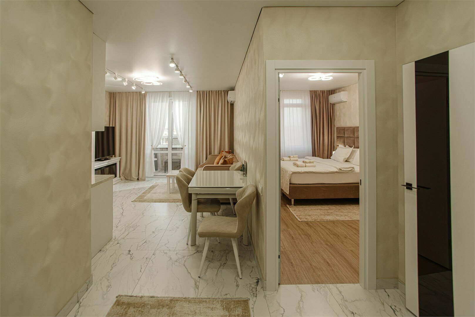 Квартира двух комнатная люкс Советская 50