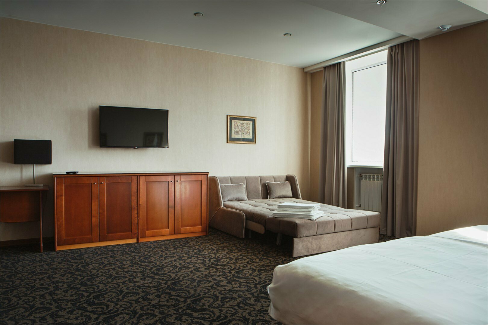 Бизнес класс комфортный с двумя кроватями/ или одной широкой кроватью и диваном-кроватью