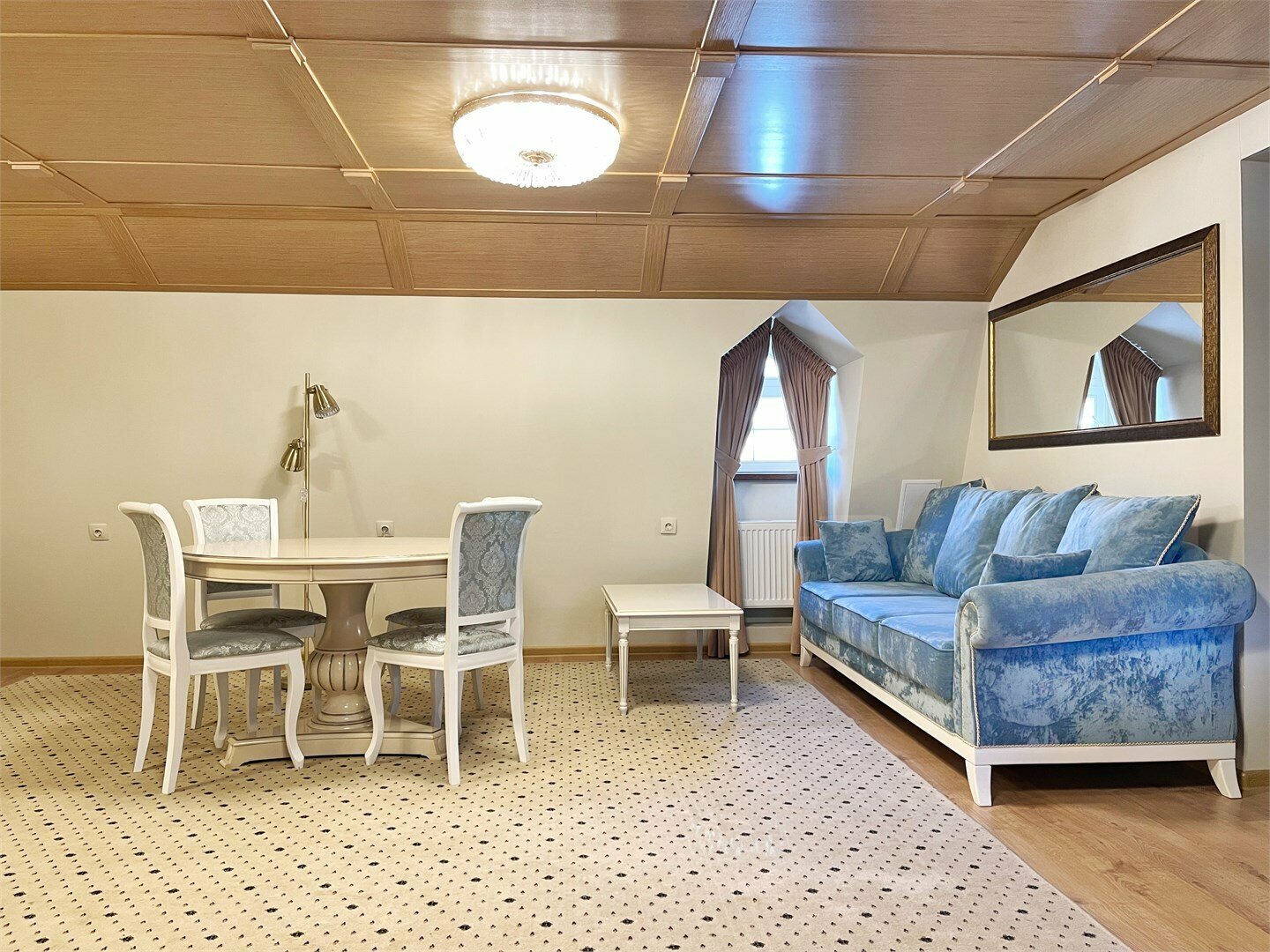 Адмиральский люкс с гидромассажной ванной и сауной