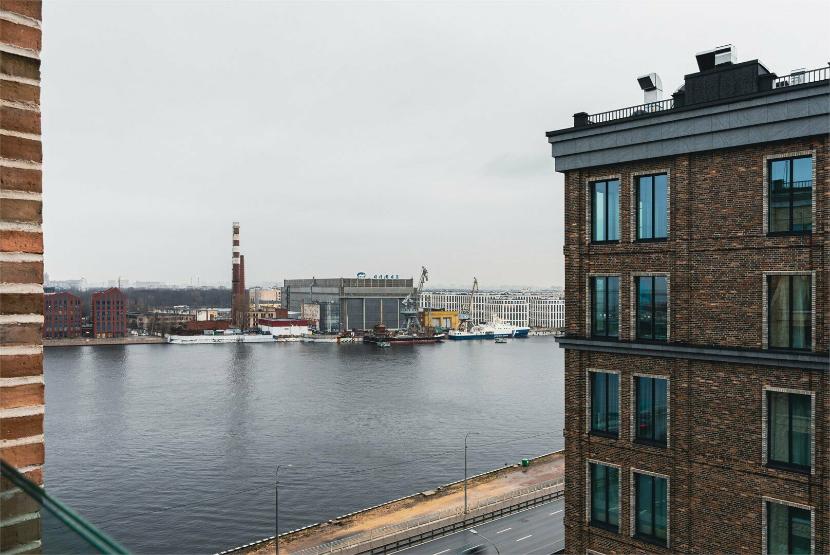 Апартамент с детской для 6-ти гостей с видом на город